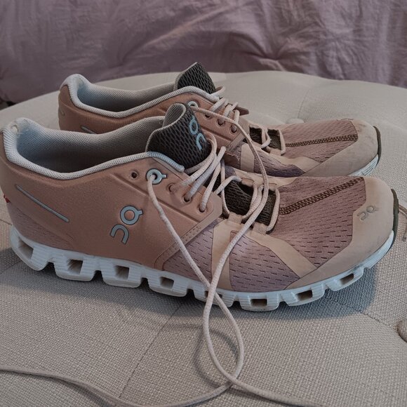 On Cloud 5 womans size 9 Rosebrown / Fog running shoes - Picture 5 of 8